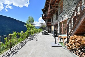 Terrace/patio - Guest Room 4 - Aurélie's Farm (Montvalezan)