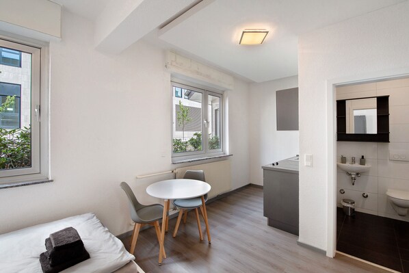 1 chambre, fer et planche à repasser, Wi-Fi, draps fournis