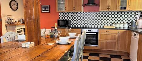 Micro-ondes, four, plaque de cuisson, lave-vaisselle