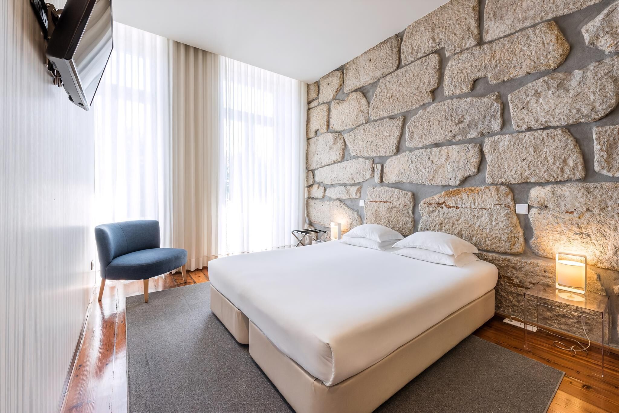 Studio (Superior Studio)