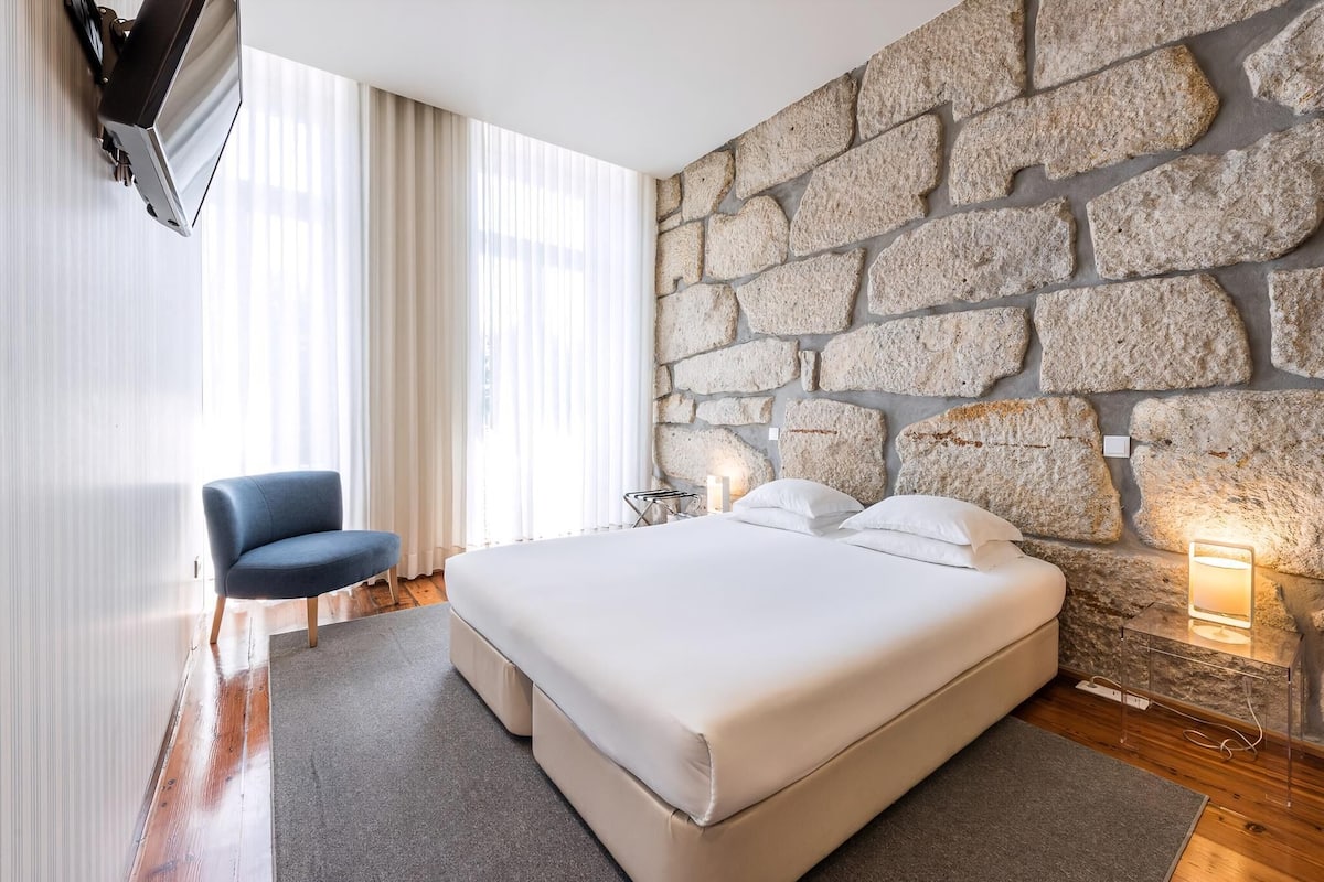 Studio (Superior Studio)