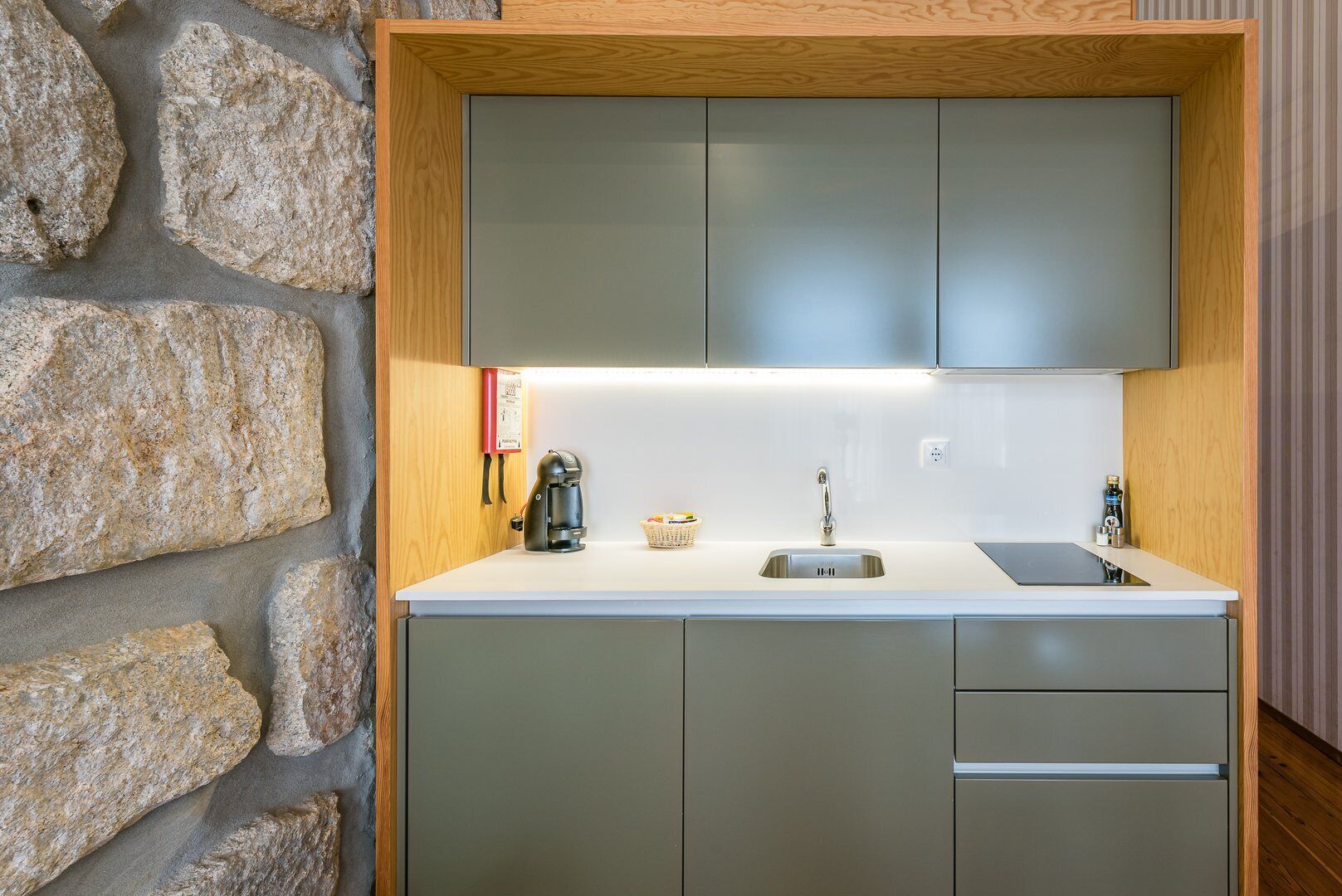 Studio (Standard Studio)