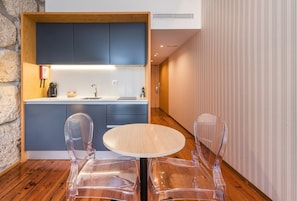 Studio (Superior Studio)