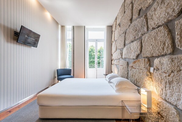 Studio (Superior Studio)