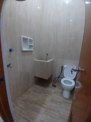Deluxe Double Room | Bathroom