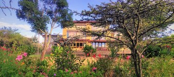 The Butterfly - Elegant Lake Naivasha Retreat with Sauna, Games & Stunning Views