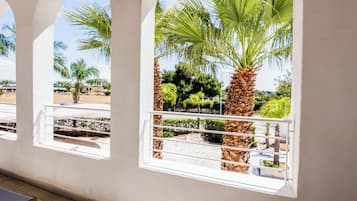 Dreibettzimmer | Blick auf den Garten