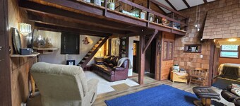 Charming rustic, family friendly farmhouse
near Detroit Lakes - 4 beds available