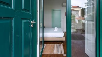 Appartement (Room with Balcony) | Salle de bain