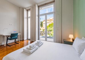 Apartment (Room with Balcony) | Individually decorated, individually furnished, desk, laptop workspace - Guestready - Porto Home Guesthouse (Porto)