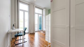 Departamento (Room with Balcony)