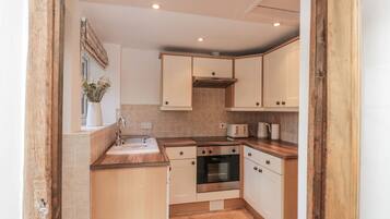 Dishwasher, cookware/dishes/utensils