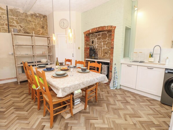 Dining - Glebe Garth (Ventnor)