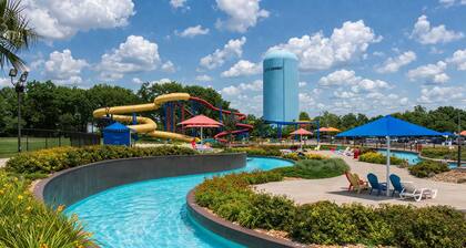 The Orchard Nook: Dog-Friendly 3BR w/ Ping Pong, Huge Yard & Near KC World Cup!