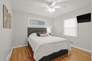 3 chambres, fer et planche à repasser, lit parapluie, Wi-Fi gratuit