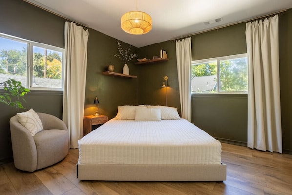 3 Schlafzimmer, Schreibtisch, Bügeleisen/Bügelbrett, kostenloses WLAN