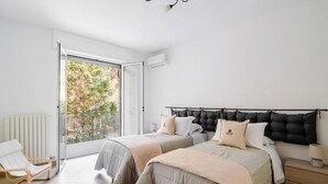 3 makuuhuonetta, vauvan matkasänky