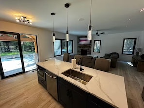 ميكروويف، فرن، موقد طهي مسطح، غسالة أطباق