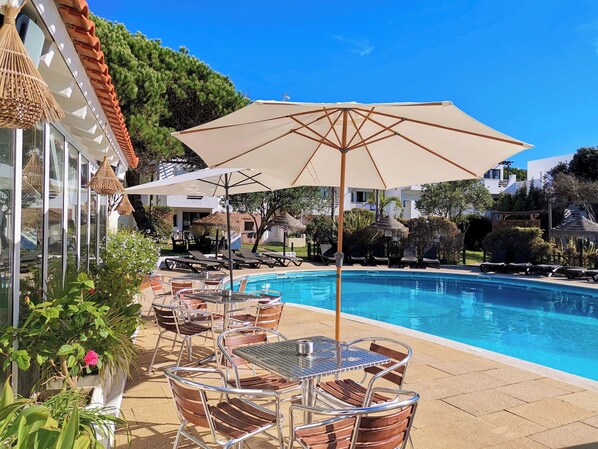 Indoor pool, outdoor pool, open 11:00 AM to 7:00 PM, pool umbrellas - Unique Apartment Milfontes - Duna Parque Resorts & Hotels (Odemira)