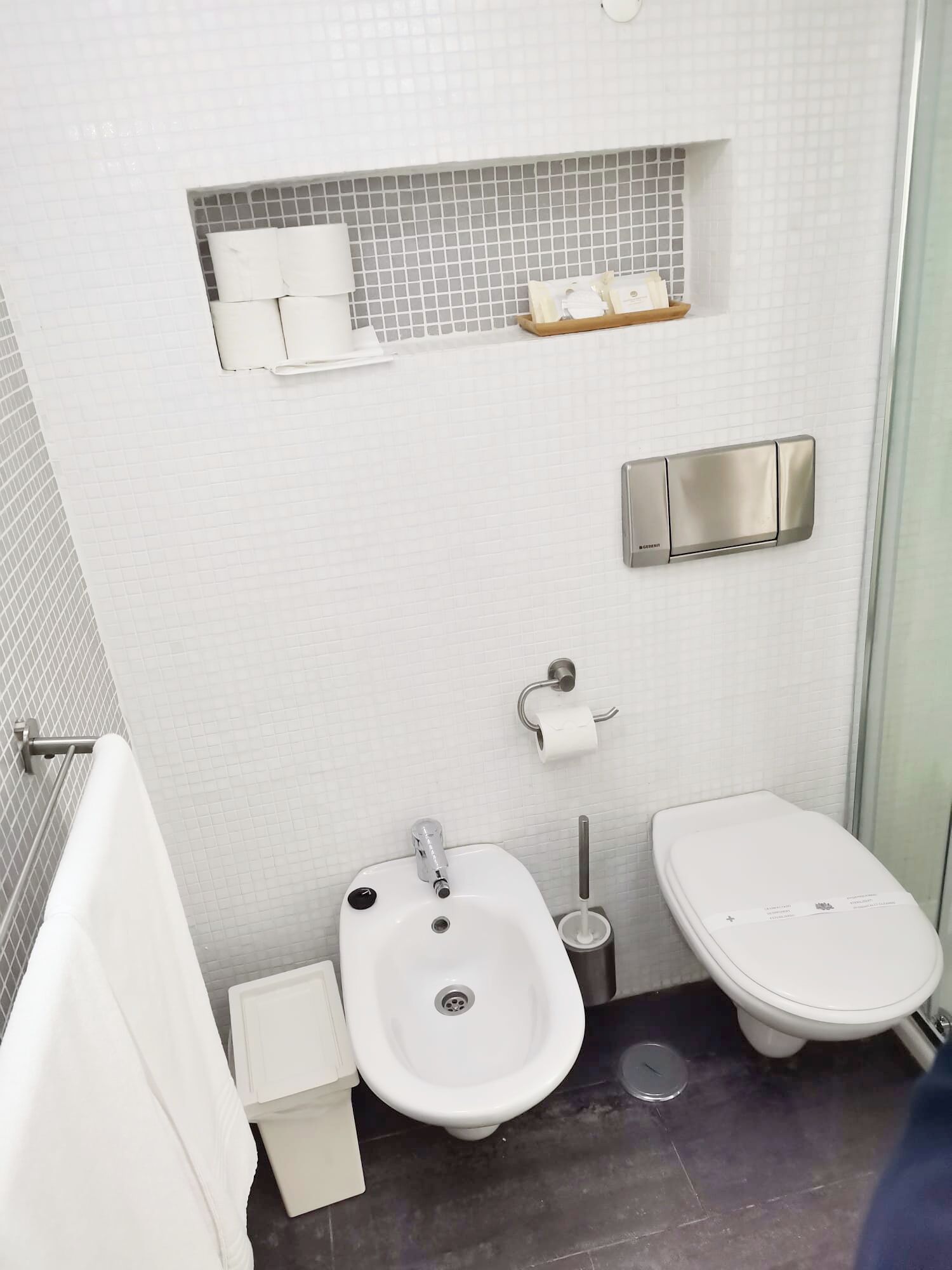 Phòng tắm