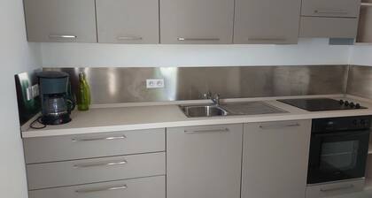 T2, A 3MN A PIED DE LA PLAGE,DANS UN ENDROIT CALME, A 5MN A PIED DU VILLAGE,.