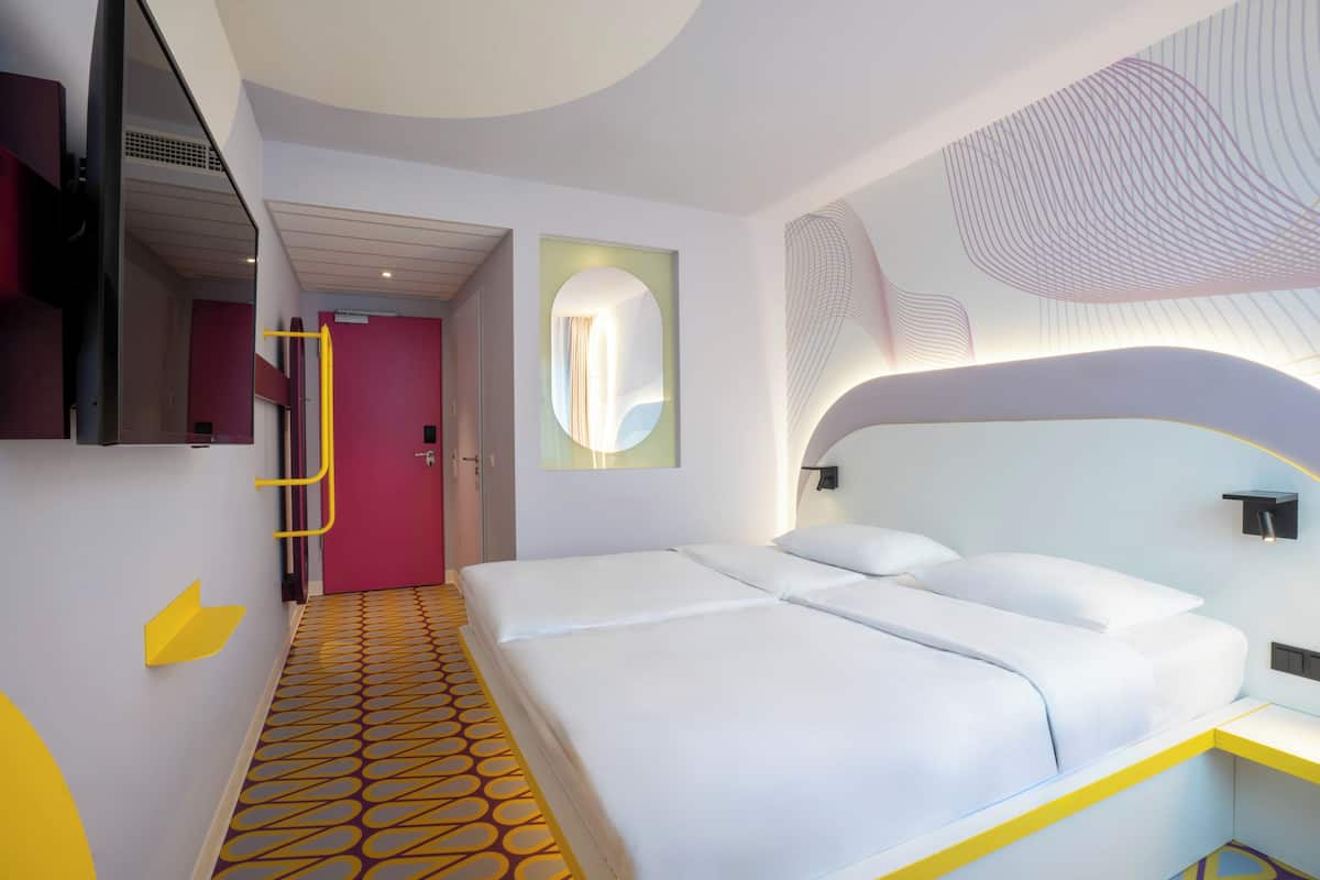 Allergikerbettwaren, Schreibtisch, laptopgeeigneter Arbeitsplatz