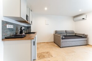 Interior - Apartment 'Duplex Canto Cigalo 13' with Wi-Fi and Air Conditioning (Robion)