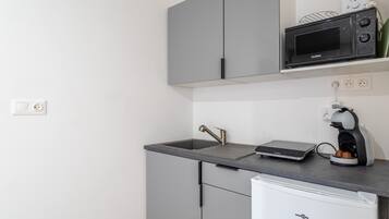 冰箱、微波炉、炉灶、茶具/咖啡用具