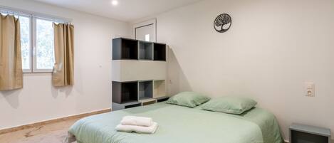 WiFi、ベッドシーツ