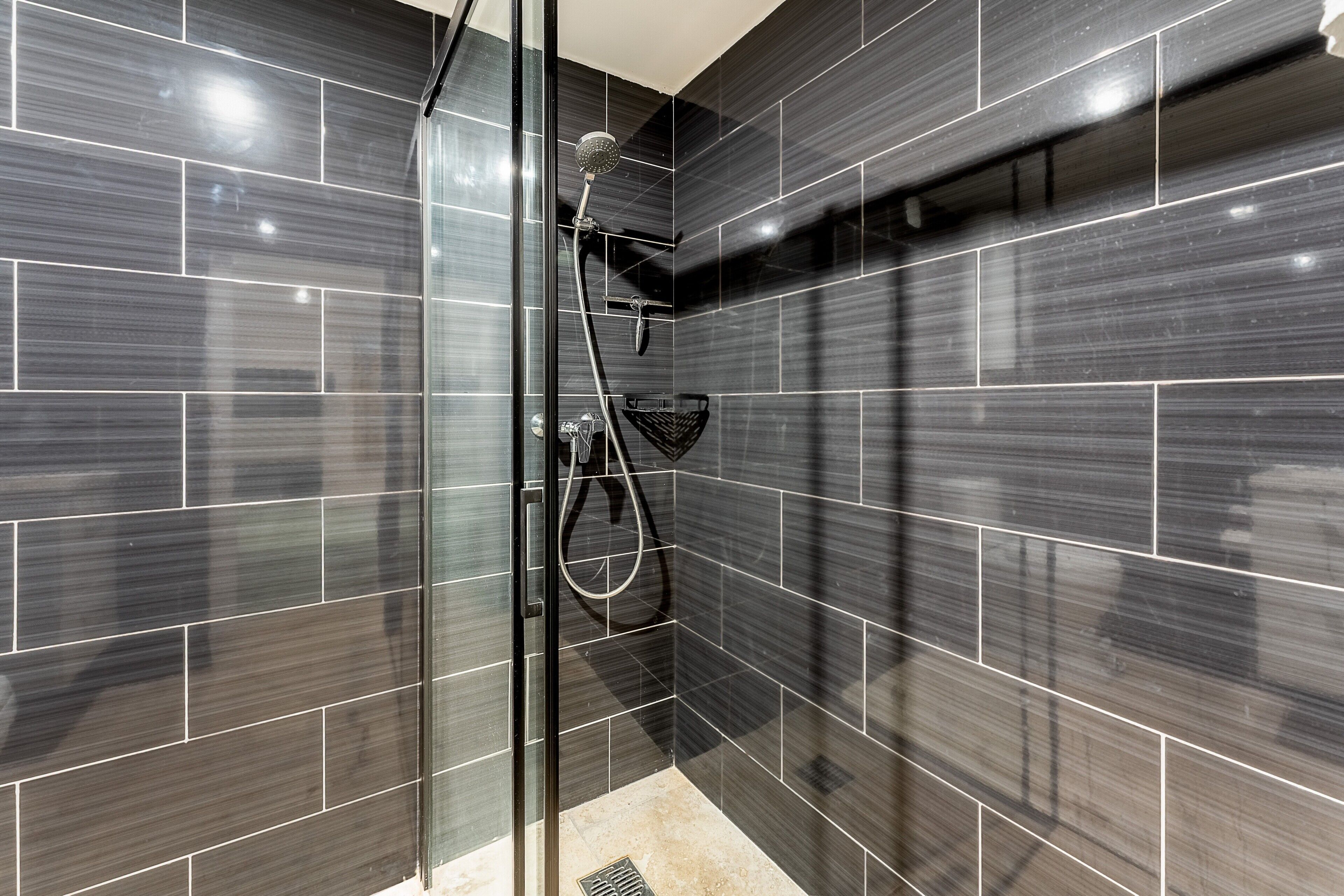 Shower, towels