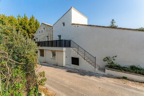 Exterior - Studio 'Canto Cigalo Rdc 1' with Wi-Fi and Air Conditioning (Robion)