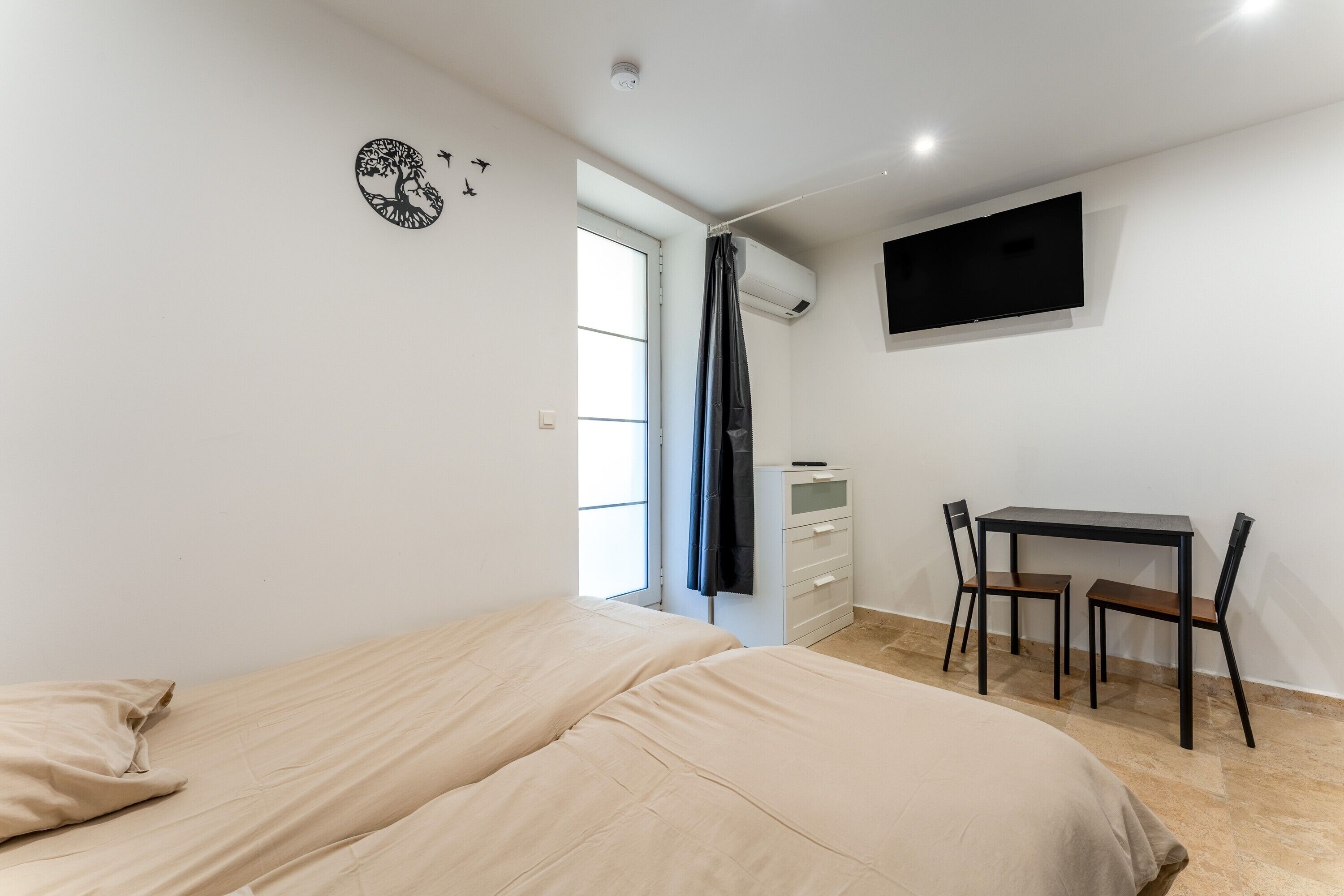 WiFi、ベッドシーツ