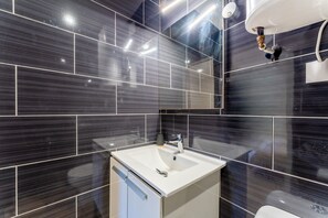 Douche, serviettes fournies