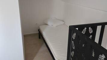 WiFi, bed sheets