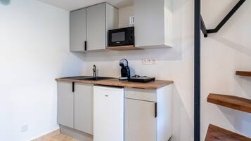 冰箱、微波炉、炉灶、茶具/咖啡用具