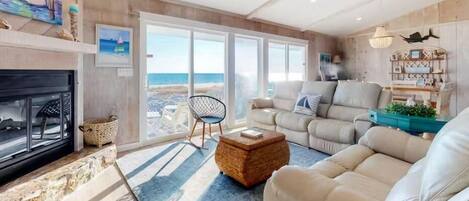 Talo, useita sänkyjä (Barefoot Beach Beach House) | Oleskelualue