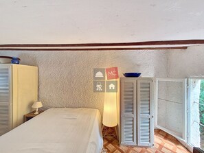 2 chambres, fer et planche à repasser, accès au Wi-Fi (inclus)