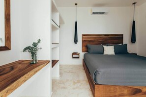 7 bedrooms, in-room safe, iron/ironing board, WiFi