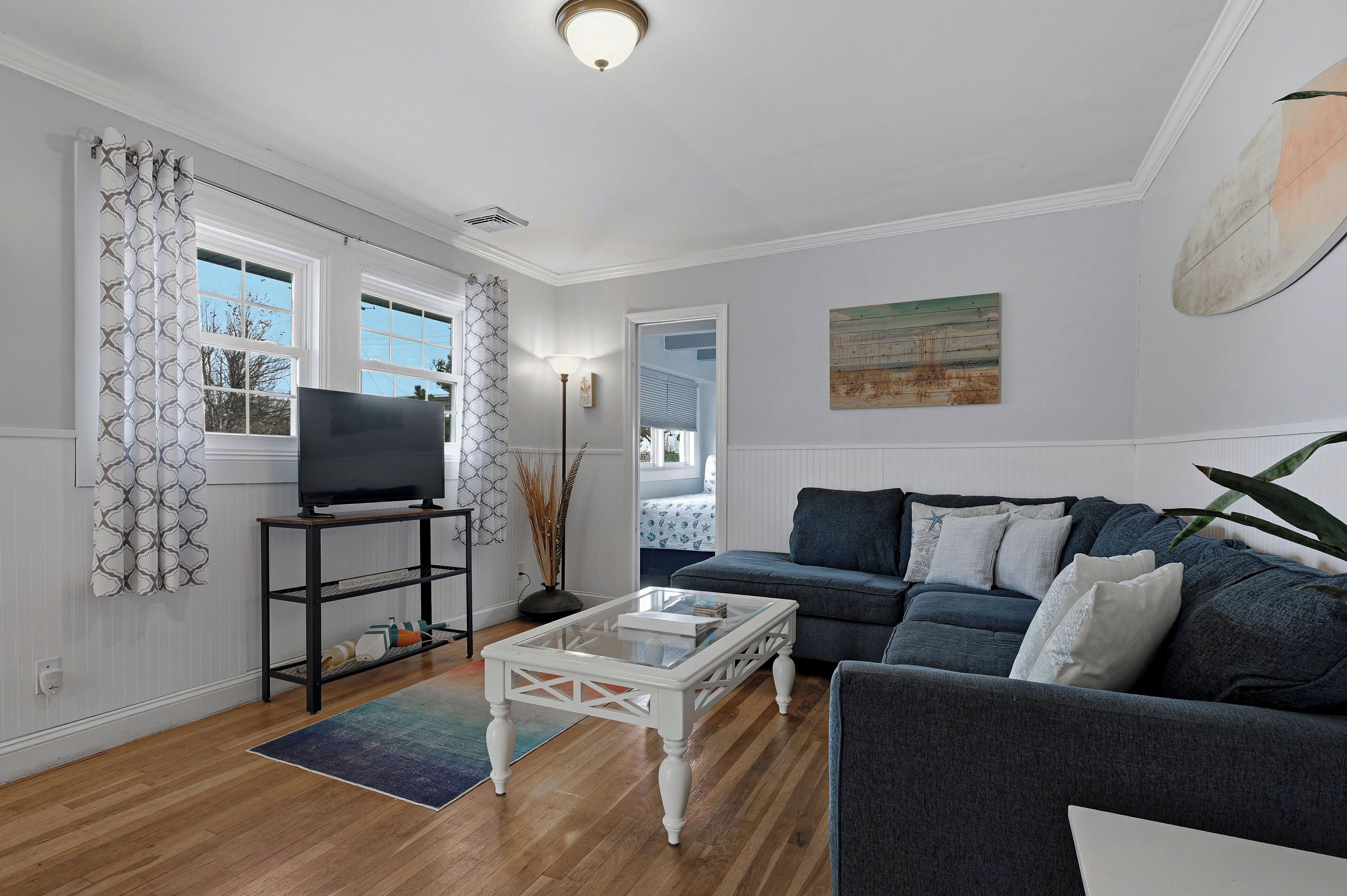Great Beach Get-a-way! 4 Bedroom 1.5 Bath & Pet Friendly. - Patchogue, NY