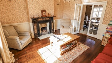 Cottage | Living area