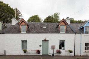 Exterior - Plockton Distillery Flat (Highland)