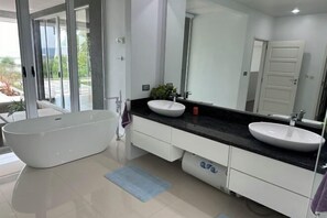 Ngoại thất