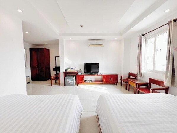 Family Room | Soundproofing, iron/ironing board, free WiFi - Saigon Europe Hotel & Spa (Ho Chi Minh)