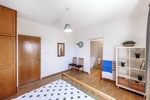 3 bedrooms, WiFi, bed sheets