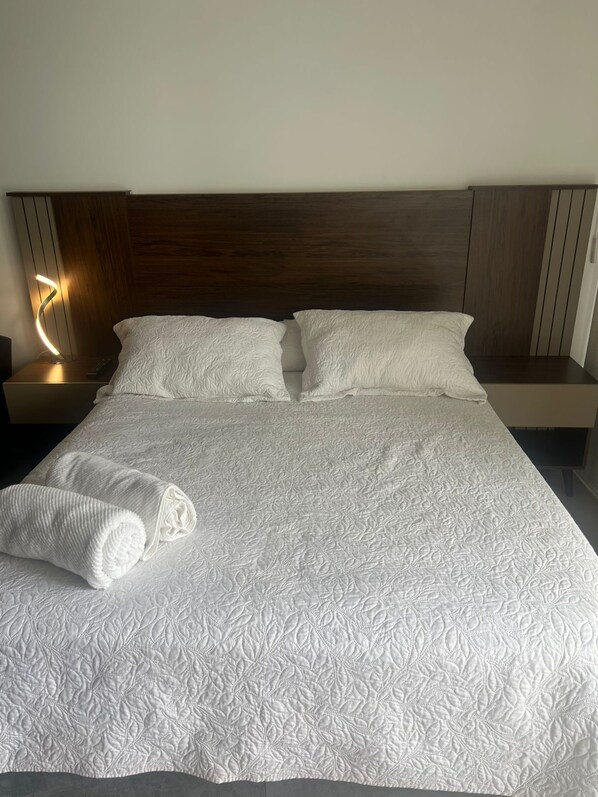 1 chambre, fer et planche à repasser, Wi-Fi, draps fournis