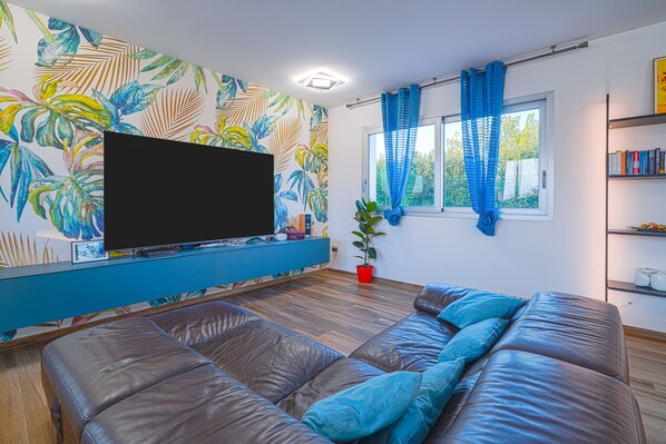 TV, ping pong