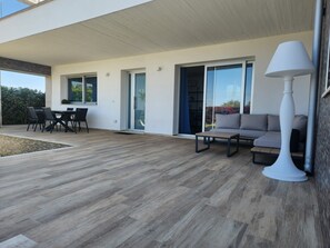 Outdoor dining - Villa Opulentia with Pool and Sea View (Siracusa)