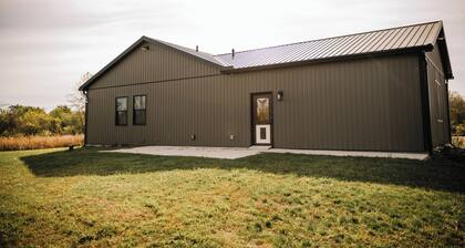 Cozy & Cute Mechanicsburg Getaway – 2BR, Handicap Accessible, Family-Ready