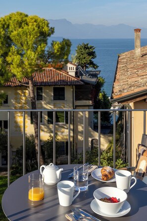 Terrace/patio - Il Mansio Vegan Hotel and Restaurant (Desenzano del Garda)