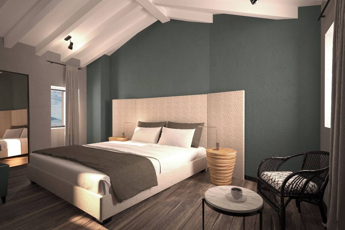 Luxury Room, Courtyard View | In-room safe, desk, laptop workspace, blackout drapes